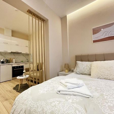 Aj Apartments, Hidden Gem In The Heart Of Tirana Exteriör bild